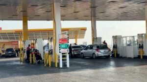 من البنزين إلى "الأمبيرات".. فاتورة الوقود تثقل كاهل اللبنانيين