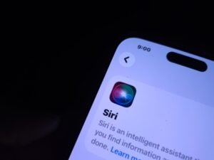 هل تمهد آبل لتحويل "سيري إيه آي" إلى خدمة بمقابل؟