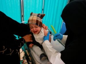 الصحة اليمنية: الحوثيون يهددون ملايين الأطفال بالحرمان من اللقاحات