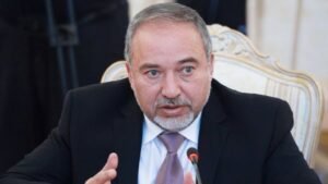 ليبرمان: نتنياهو وإسرائيل أصبحا "منبوذين وعبئا على العالم الغربي"