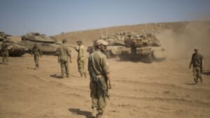 الجيش الإسرائيلي يعلن القبض على 14 شخصا من مواطنيه حاولوا التسلل إلى داخل الأراضي السورية