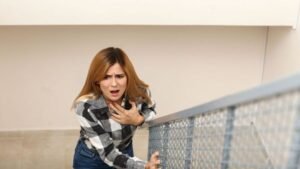 هل يمكن لطريقة تنفسك أن تغير قراراتك؟… دراسة تكشف تأثير الزفير المطول