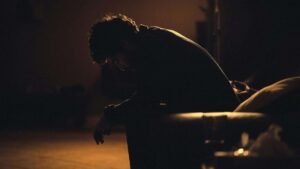 ماذا يحدث للعقل بعد شهرين من العزلة؟