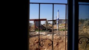 مسؤول فلسطيني لـ"سبوتنيك": خطة إسرائيلية لإعادة هندسة الضفة وتحويلها إلى سجون مغلقة