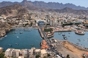 من باب المندب.. كيف غيّر التقدم الحوثي حسابات أمن عدن؟