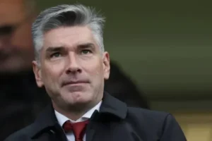 ريتشارد هيوز يرحل عن ليفربول للانضمام إلى الهلال