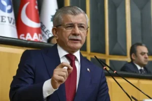 تركيا: استجواب داود أوغلو بتهمة «إهانة الرئيس»
