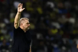 بوستيكوجلو: حتى الهلال خسر من نيوم!