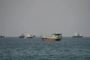 هيئة بحرية بريطانية: إصابة اثنين من طاقم ناقلة في هجوم بمضيق هرمز