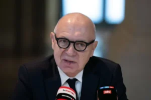رئيس الاتحاد الألماني يصف مقترح إنفانتينو للإصلاح بـ«المناورة»