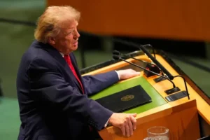ترمب يخيّر طهران بين اتفاق أو «الدمار الشامل»