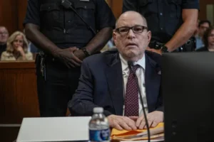 السجن 15 سنة للمنتج السابق هارفي واينستين بتهمة الاعتداء الجنسي