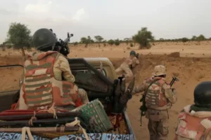 مقتل أكثر من 50 عنصراً من قوات الأمن في النيجر بهجومين