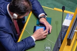 فيديو تصفح الشرع لمنصات التواصل من داخل الأمم المتحدة يشعل التفاعل