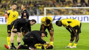 لحظات مقلقة في دوري الأبطال.. سقوط كاريتساس ونقله للمستشفى