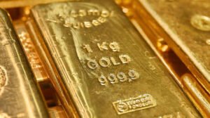 بعد تراجعها 1%.. هل تواصل أسعار الذهب الهبوط أم تعود إلى الصعود؟