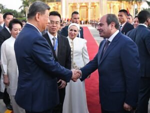 زيارة شي جين بينغ إلى مصر.. الأبعاد الإستراتيجية لشراكة متنامية