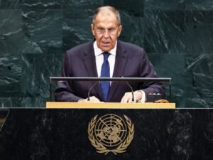 لافروف يطلق مبادرة لتسوية أزمة هرمز ويلتقي نظيره الألماني بعد انقطاع