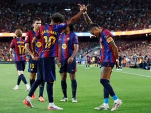 21 هدفا في آخر 5 مواجهات.. هل يصمد دفاع فالنسيا أمام هجوم برشلونة المرعب؟