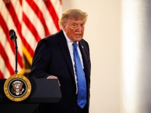 قُبيل الانتخابات.. هل تضيّق إجراءات ترمب مساحة الحق في التصويت؟