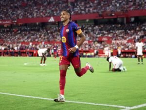 رافينيا يتجاوز ميسي بعد 7 جولات.. وبرشلونة يمدد بدايته التاريخية