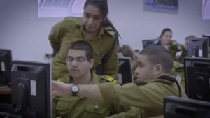 اتهامات بالعمالة وهجوم إسرائيلي على صنّاع فيلم وثائقي عن جرائم الاحتلال