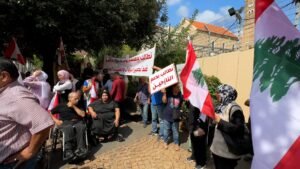من النزوح إلى الركام.. مطالب سكان القرى الحدودية بجنوب لبنان