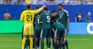 التشكيلة الرسمية للمنتخب السعودي في "خليجي 27".. دونيس يستبعد الدوسري و8 موندياليين