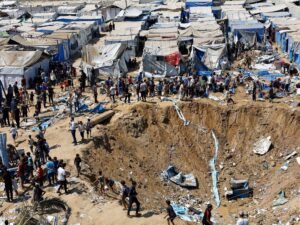 الاحتلال يواصل خروقاته في غزة وانتشال عشرات الشهداء من تحت الأنقاض