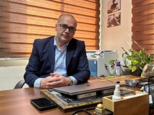 كيف تحوّل المستوطنون إلى أداة للسيطرة في الضفة؟.. مسؤول فلسطيني يجيب