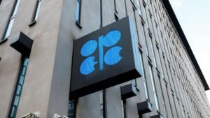 "أوبك+" تقرر الإبقاء على مستويات إنتاج النفط في نوفمبر