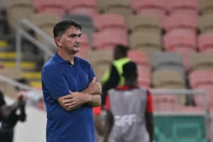 زلاتكو: لا تستهينوا بـ«عمان»… إنه منتخب قوي