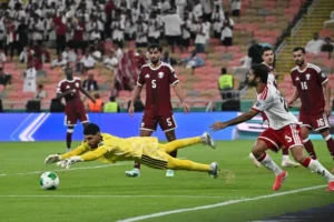 القطري طارق سلمان: مواجهة الإمارات «بروفة»… والسعودية المباراة الأصعب