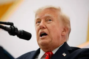 ترمب: الهجوم الحوثي على مطار الرياض «غير مقبول»