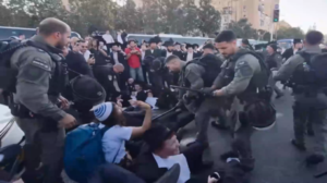 الشرطة الإسرائيلية تقمع متظاهرين حريديم مع اندلاع احتجاجات نزاع حول التجنيد العسكري