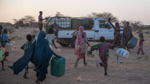 عشرات القتلى والجرحى في هجوم بمسيرة على مخيم للنازحين بإقليم النيل الأزرق في السودان