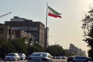 من النقل المجاني إلى تجميد الأسعار.. هل تفلح مبادرات بلدية طهران في تخفيف الأزمة؟