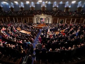 مسؤولون مستقيلون من إدارة بايدن يطالبون بحظر عودة داعمي حرب غزة للحكومة