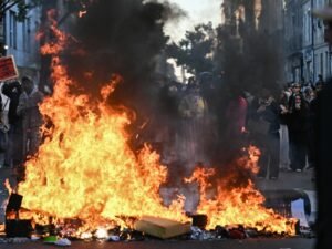 موجة احتجاجات ثالثة في فرنسا والغضب يتوسع نحو عشرات المدن الأوروبية