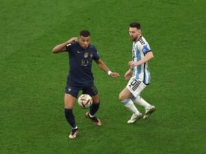 من الكرة الذهبية إلى لاعب بلا ناد.. ماذا حدث للمواهب الـ15 التي رشحها ميسي لنجومية كرة القدم؟