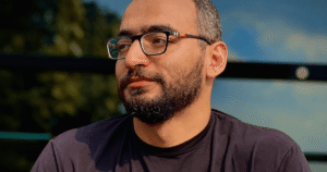 "مفيش راجل بيعيط".. وثائقي مصري يقترب من مشاعر الرجال خلف استعراض القوة