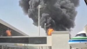 اليمن مباشر.. سقوط شظايا اعتراضية بالرياض وأنباء عن انفجارات في صنعاء
